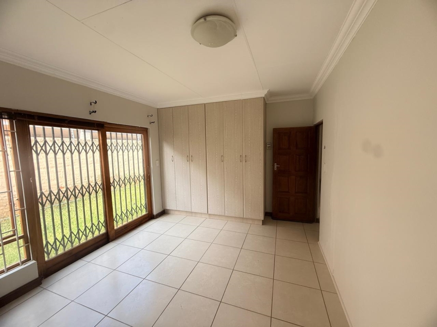 To Let 5 Bedroom Property for Rent in Bult West North West